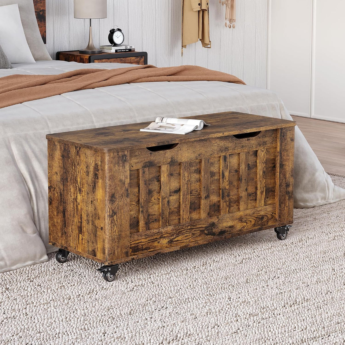 idealhouse storage chest, storage trunk with 4 wheels, front angle view