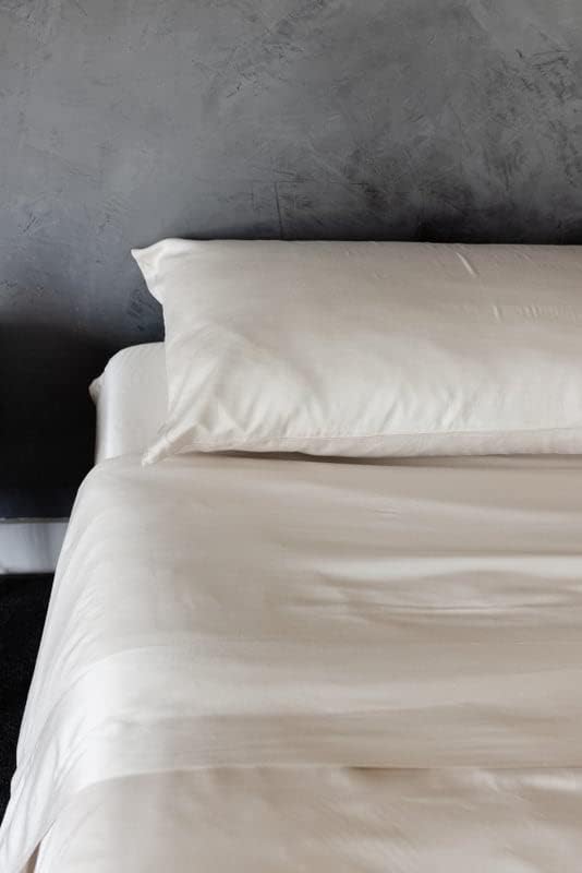Cozy Earth Luxury Bed Sheet Set - Image 4