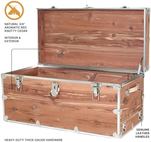 rhino knotty cedar xxl chest, coffee table storage, close-up detail