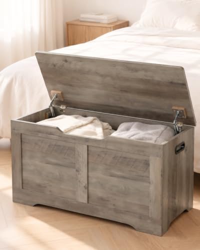 timberer 31.5" storage chest with 2 safety hinges shown in use