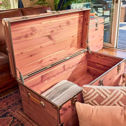 rhino knotty cedar xxl chest, coffee table storage, package contents
