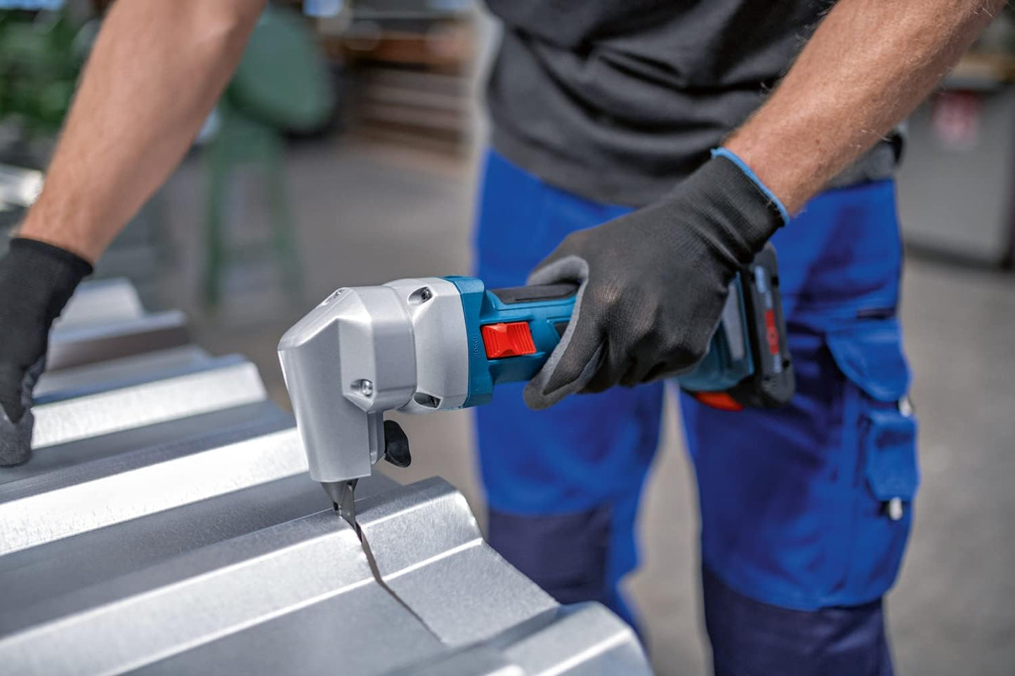 Bosch Professional 18V System Battery Rodent GNA 18V-16 E (Power 700 W, Brushless Motor Technology, Battery/Charger Not Included)