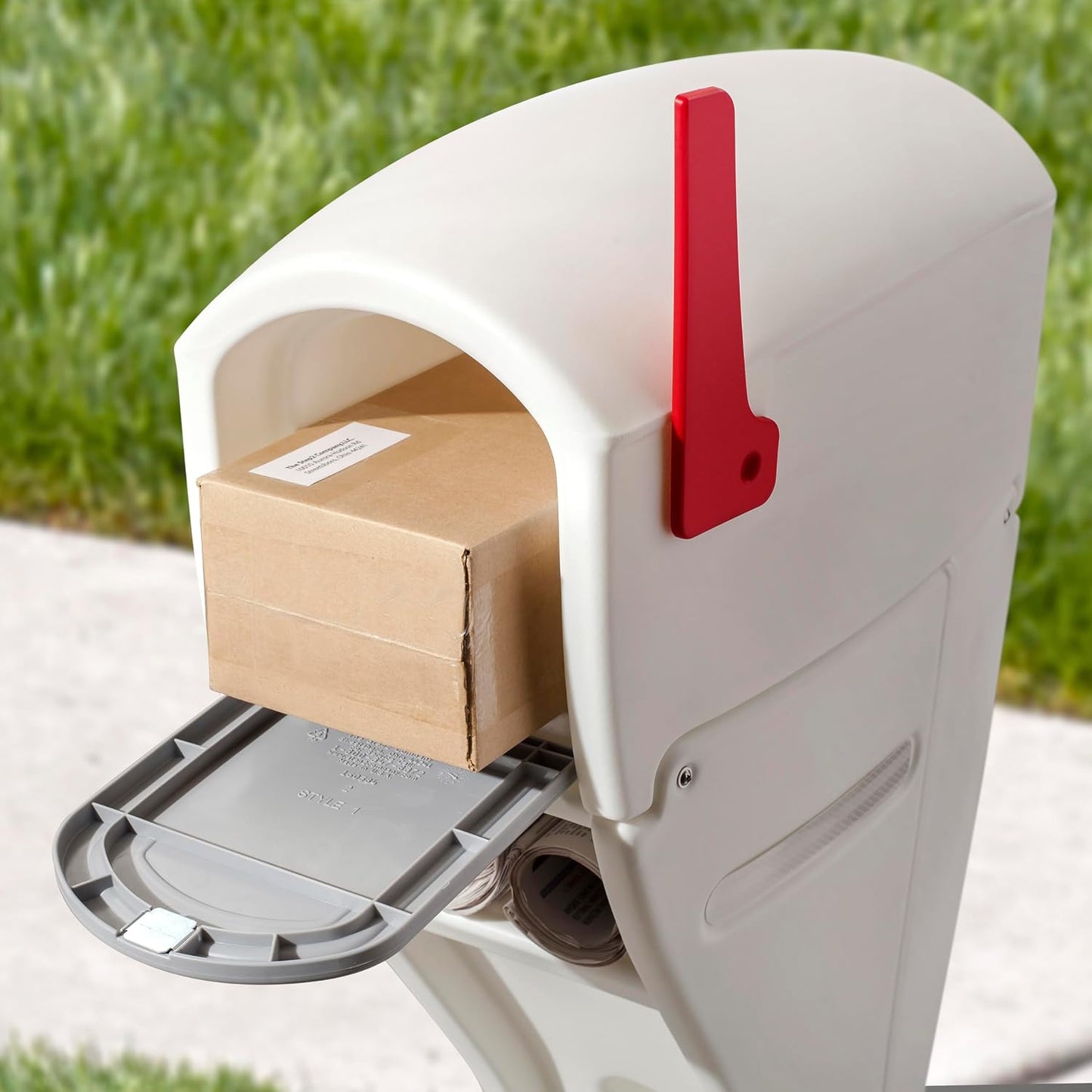 Step2 Mailmaster Streamline Mailbox & Post, Weather Resistant, Large Outdoor Mailboxes, Made of Durable Plastic, Easy to Install, Flag Included, White