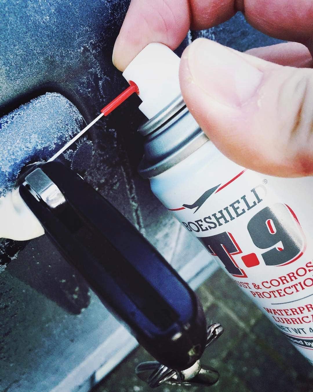 BOESHIELD T-9 Rust & Corrosion Protection/Inhibitor and Waterproof Lubrication, 12 oz. & Blade and Bit, 8 Ounce