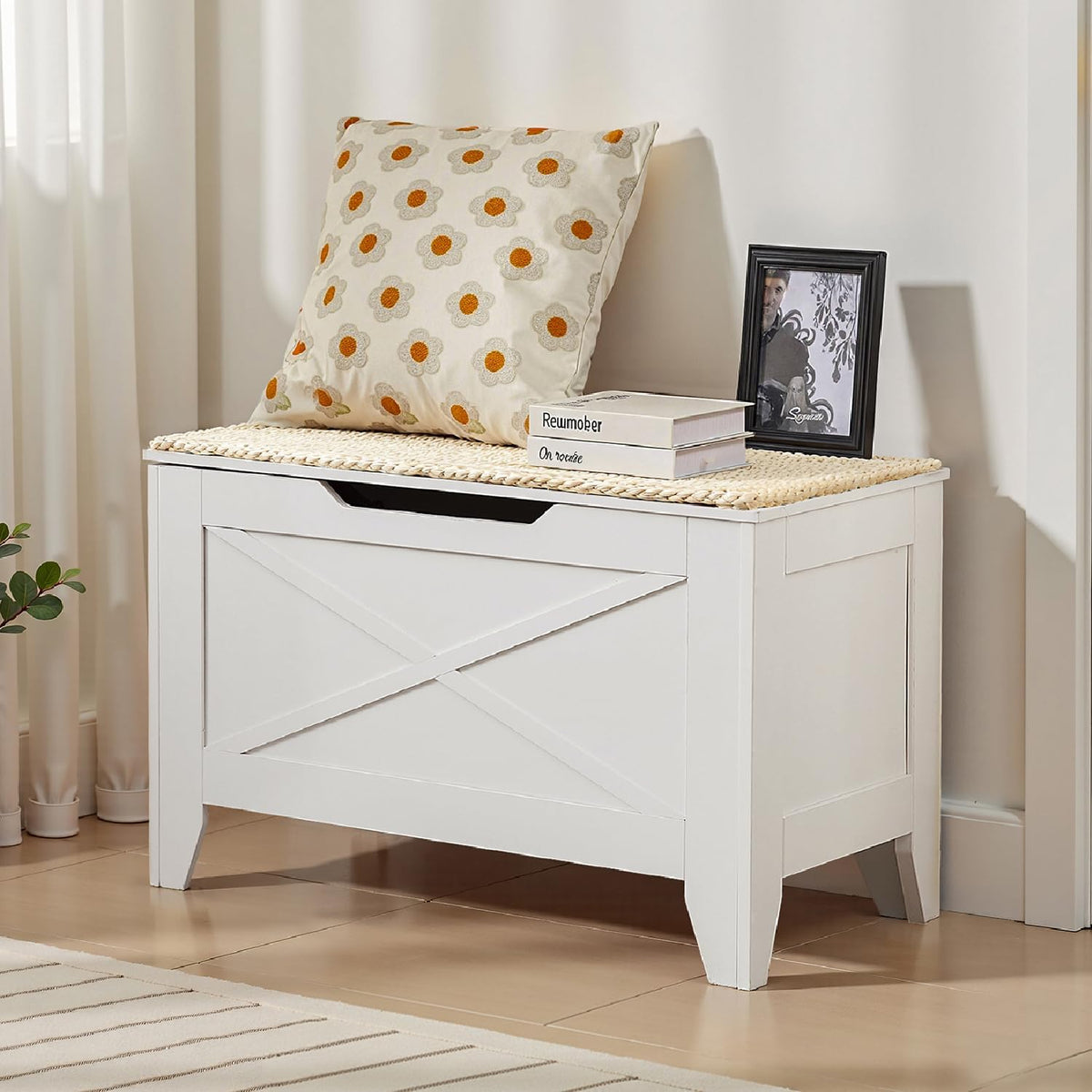 vecelo 30" storage chest with lift top storage shown in use