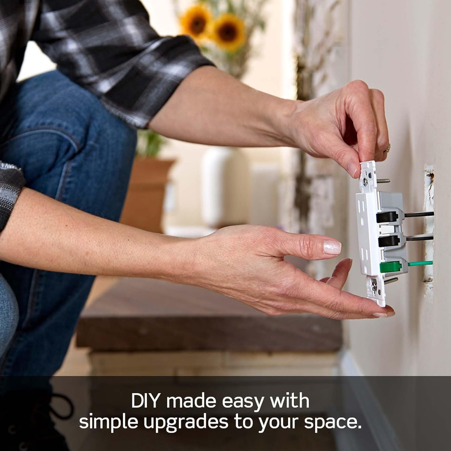 Leviton Lever Edge 15 Amp Tamper-Resistant Duplex Wall Outlet, 10-Pack, E5325-MW, White