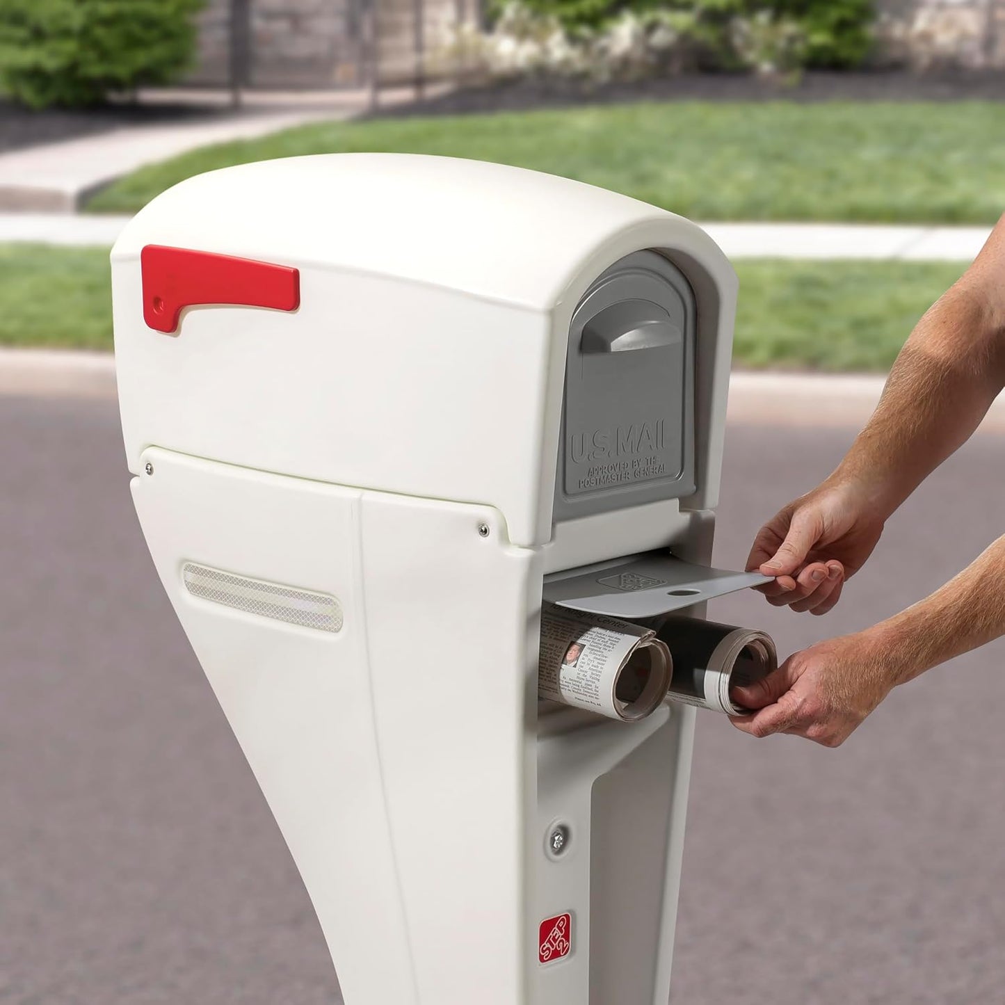 Step2 Mailmaster Streamline Mailbox & Post, Weather Resistant, Large Outdoor Mailboxes, Made of Durable Plastic, Easy to Install, Flag Included, White