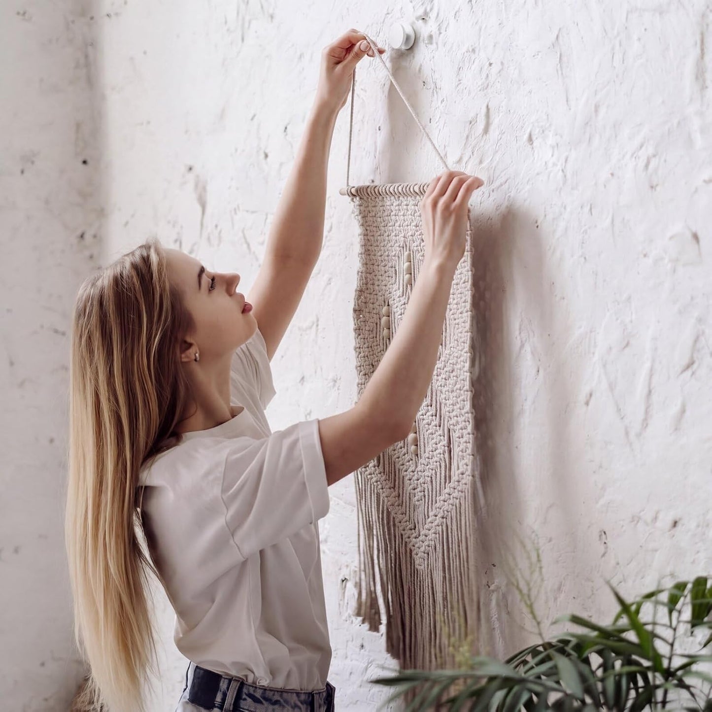 Ferraycle 40 Piece Double Headed Picture Hangers Nails 4 Size Thumb Tacks for Wall Hanging Renter Friendly Decor Heavy Duty Push Pins Wall Nails for Drywall Frame Art, 10/20/ 30/ 50lb (White)