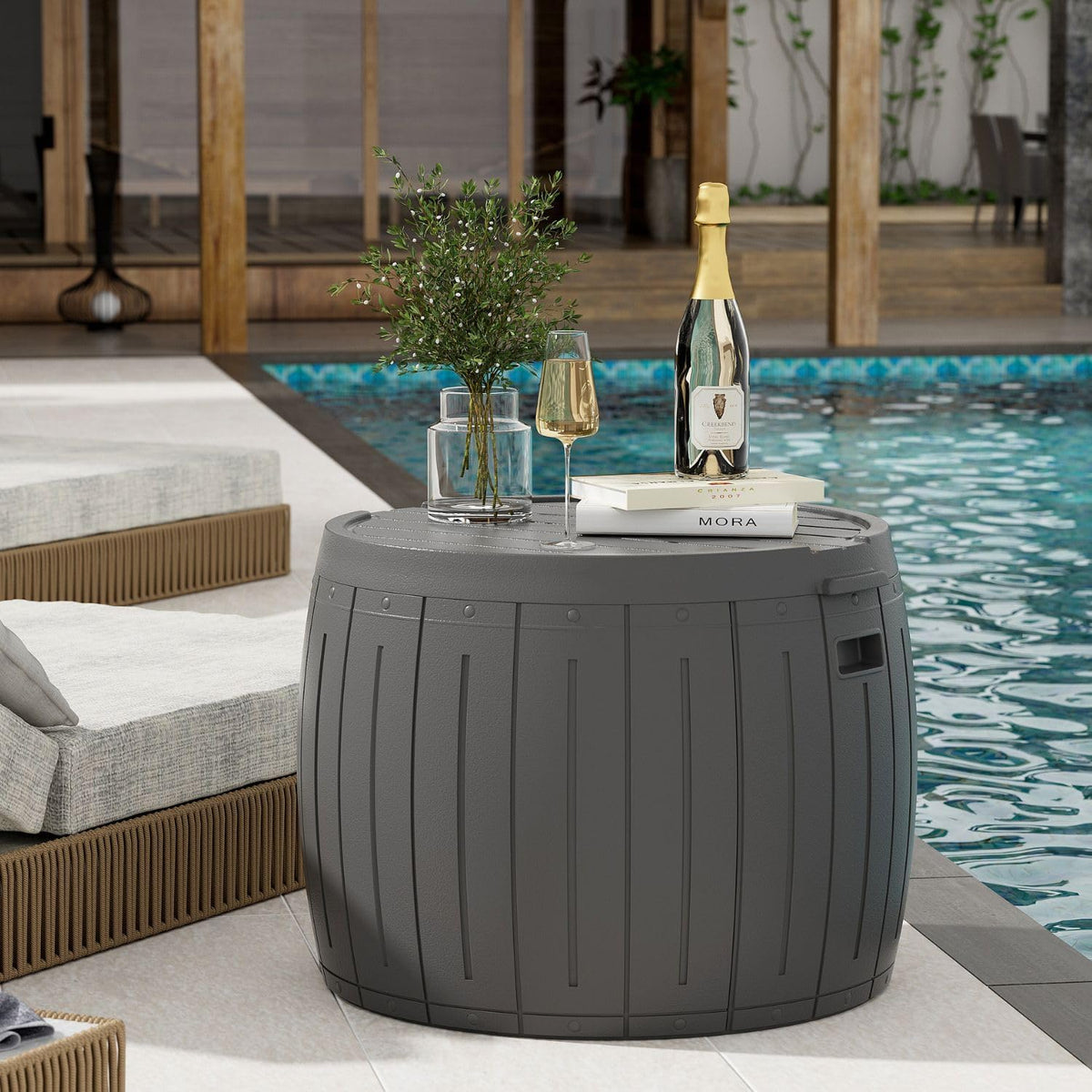 zzm 33 gallon round deck box, patio side, close-up detail