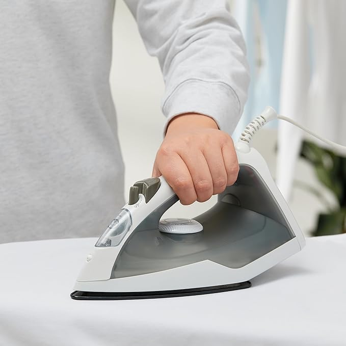 Amazon Basics 1200W 10” Steam Iron, - Image 7