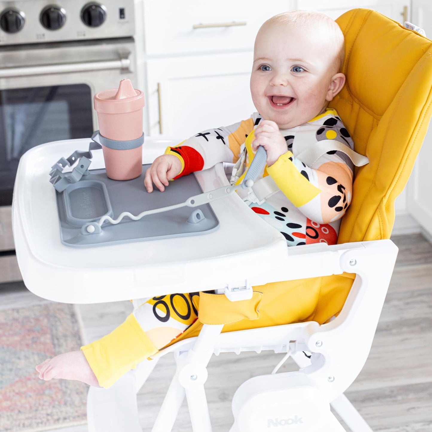 Busy Baby Bottle Bungee and Sippy Cup Strap in Food Grade Silicone (Pewter)