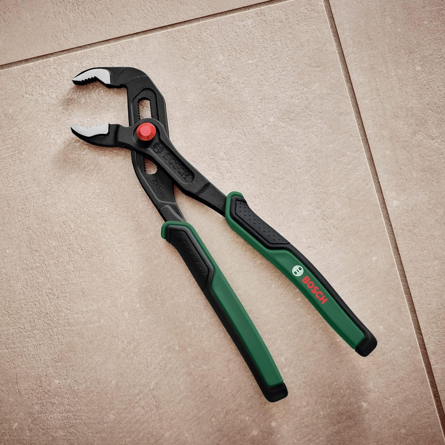 Bosch Water pump pliers (durable water pump pliers with push button adjustment for demanding and everyday tasks; ergonomic soft grip handle)
