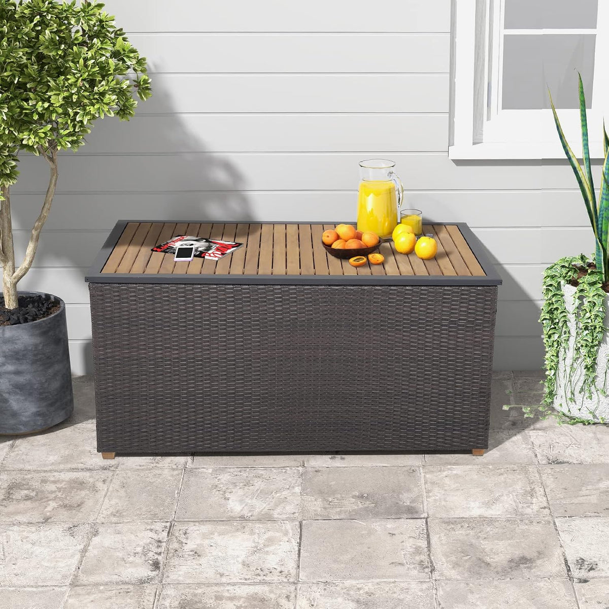 tangkula 134 gallon outdoor storage box, wicker patio, close-up detail