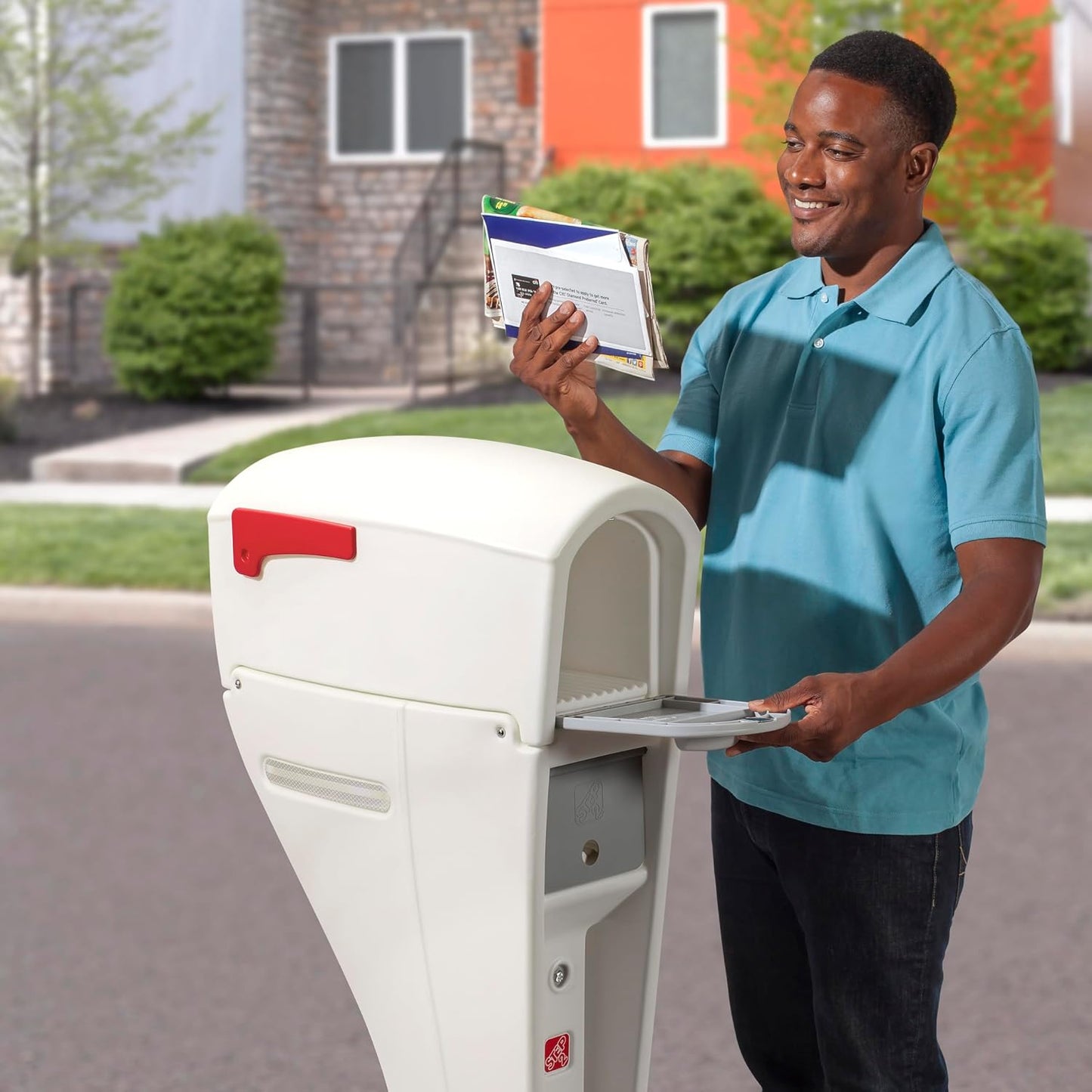 Step2 Mailmaster Streamline Mailbox & Post, Weather Resistant, Large Outdoor Mailboxes, Made of Durable Plastic, Easy to Install, Flag Included, White
