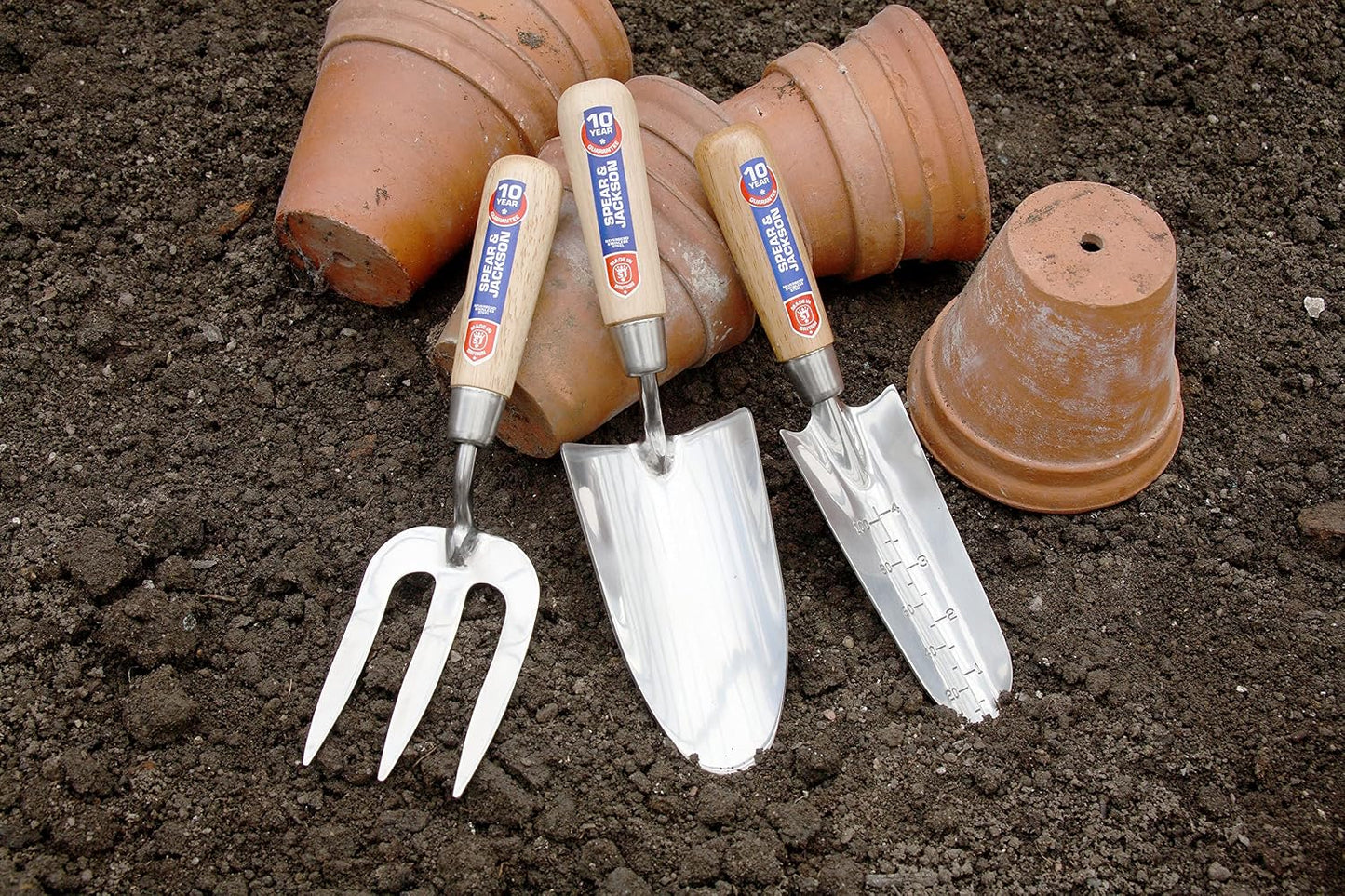 Spear & Jackson 3010TR Neverbend Stainless Steel Hand Trowel – Gardening Hand Tool for Planting, Potting & Cultivating – Mirror Polished Rust-Resistant Blade with Hardwood Handle