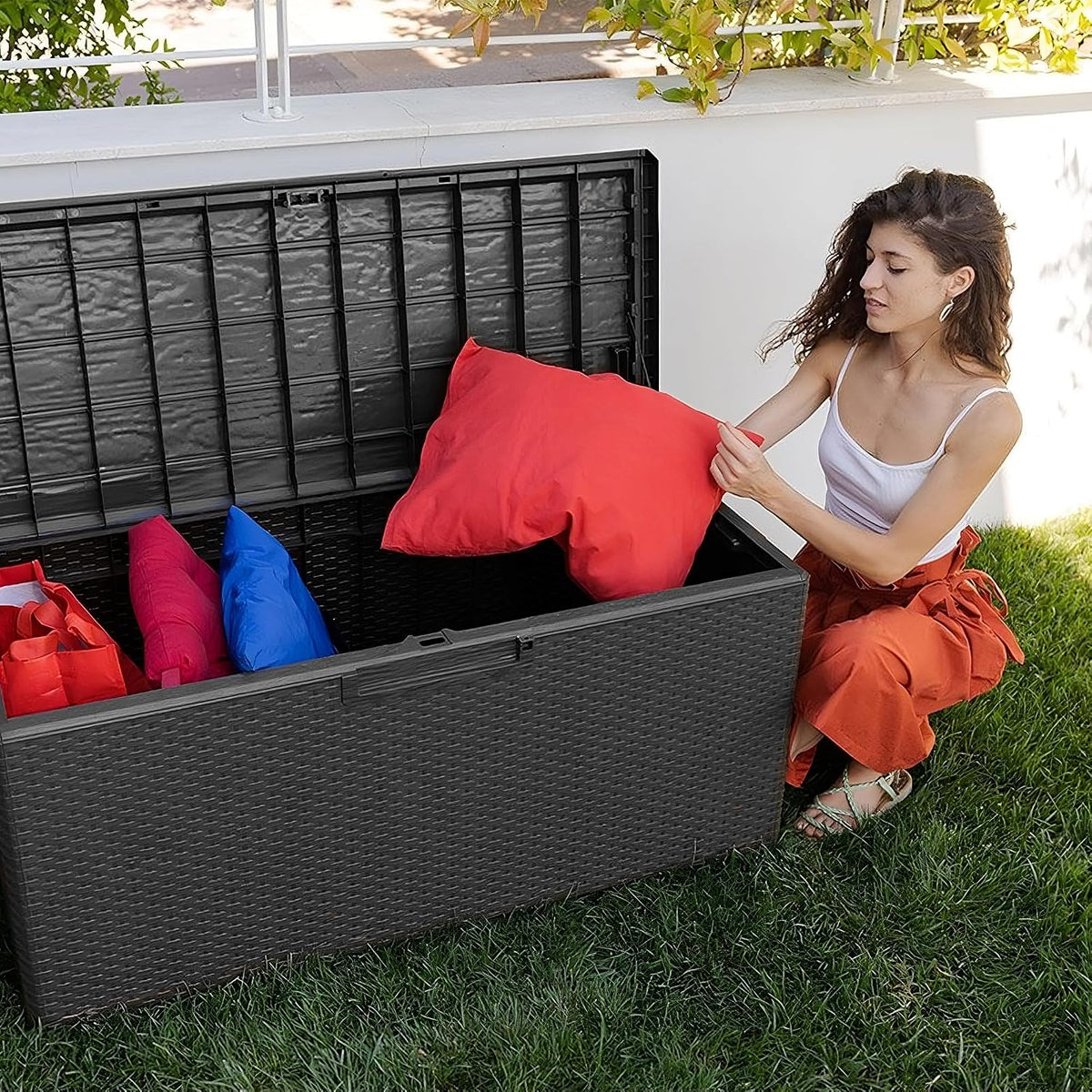 toomax deck box - lockable lid, gray, package contents